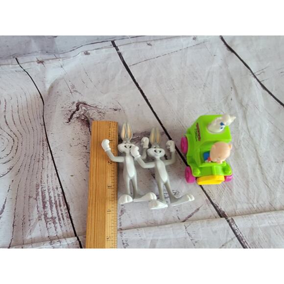 Porky Pig Warner Bros 1992 Haunted Ghost vehicle car toy 2 Bugs Bunny Figure - Picture 8 of 8